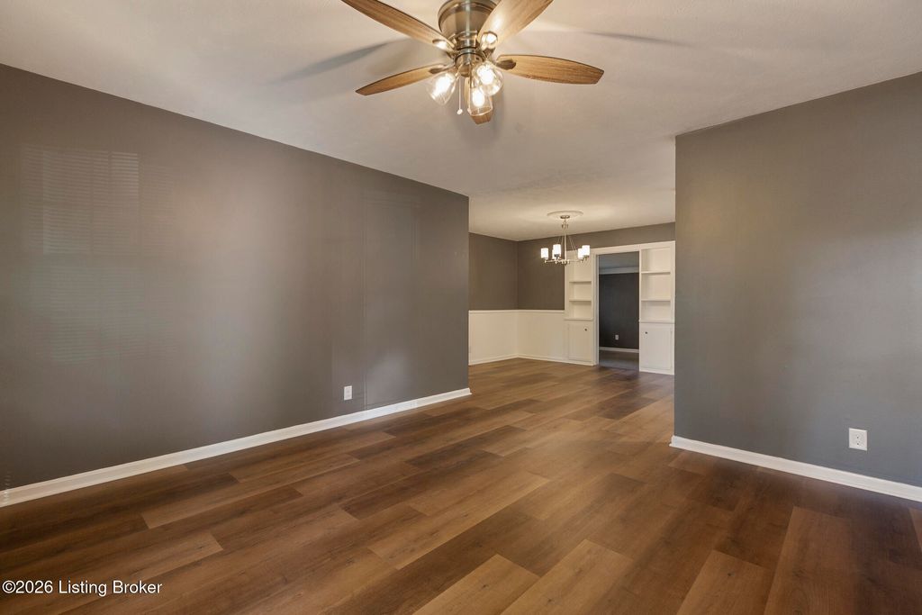 Photo of 8406 Bayou Way, Louisville, KY 40242 (MLS # 1717362)