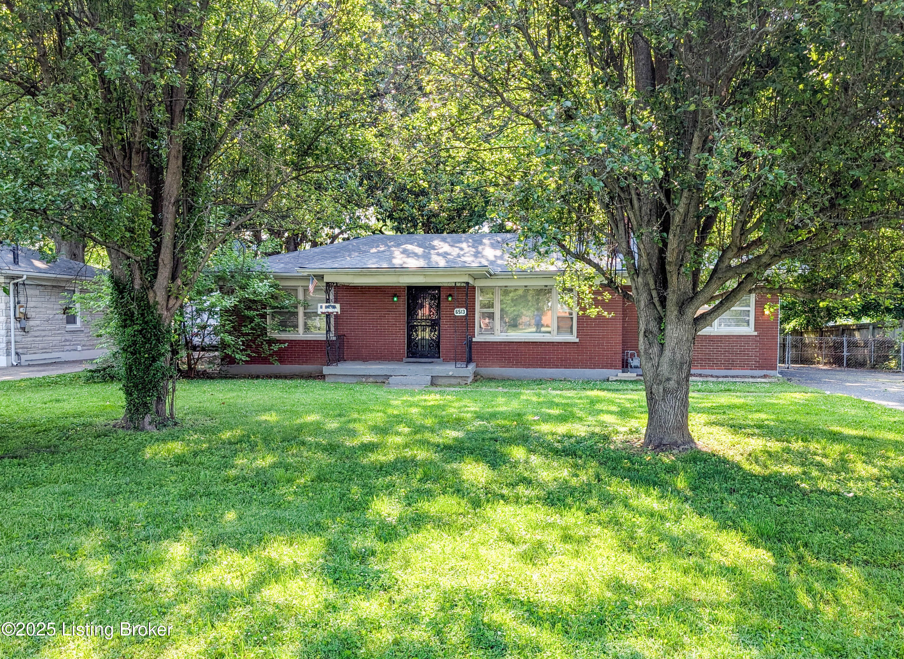 6513 Upper Hunters Trace, Louisville, Pennsylvania image 1