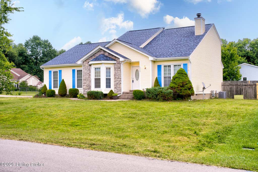 Photo of 6500 Five Forks Dr, Pewee Valley, KY 40056 (MLS # 1726701)