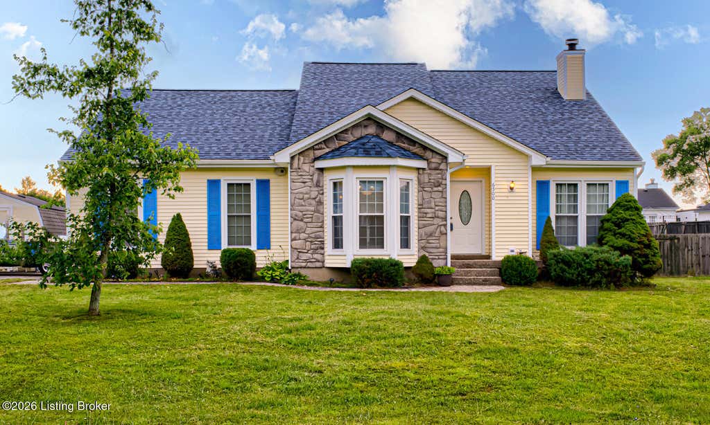 Photo of 6500 Five Forks Dr, Pewee Valley, KY 40056 (MLS # 1726701)