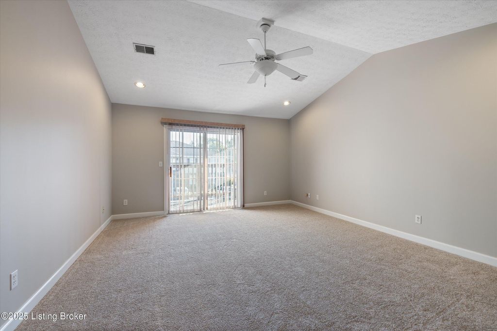 Photo of 11909 Tazwell Dr #5, Louisville, KY 40245 (MLS # 1701977)