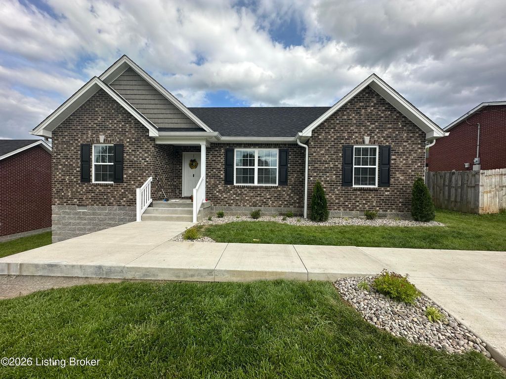 Photo of 407 Susannah Ave, Bardstown, KY 40004 (MLS # 1712363)