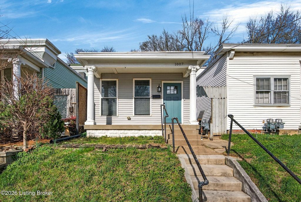 Photo of 1007 Goss Ave, Louisville, KY 40217 (MLS # 1716249)