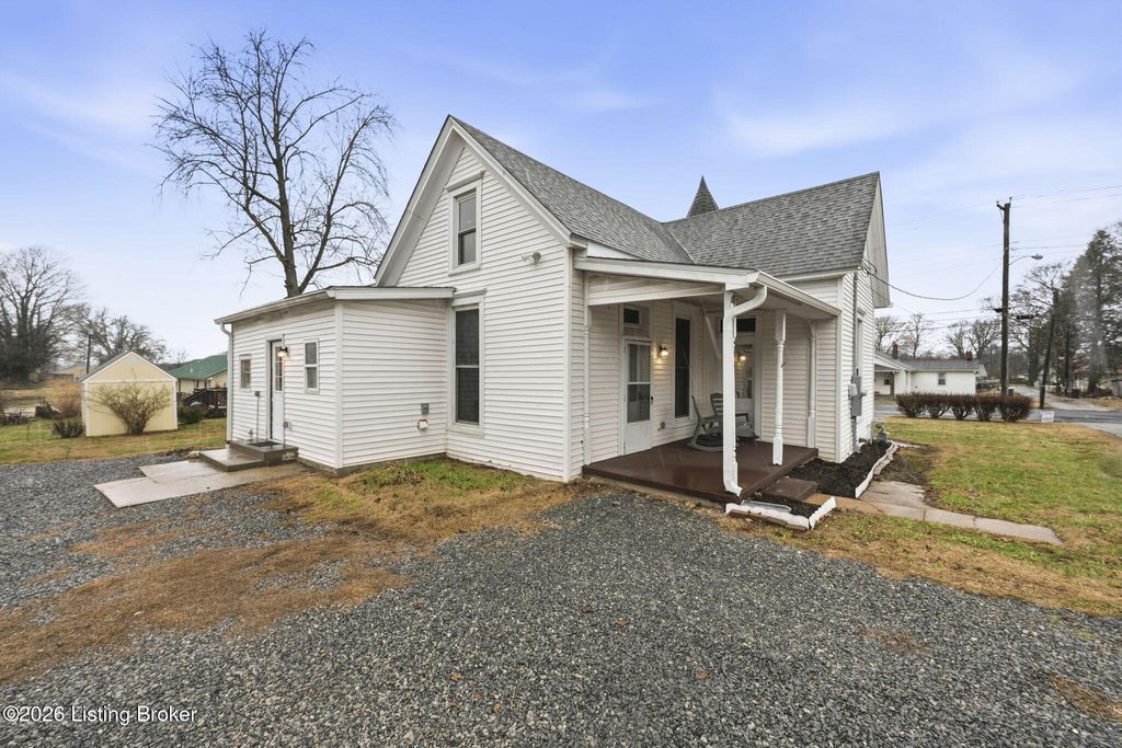Photo of 300 W Main St, Hodgenville, KY 42748 (MLS # 1708126)
