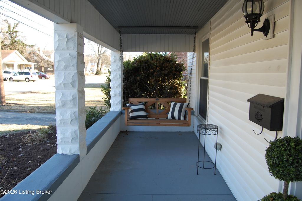 Photo of 4030 Crawford Ave, Louisville, KY 40218 (MLS # 1707587)