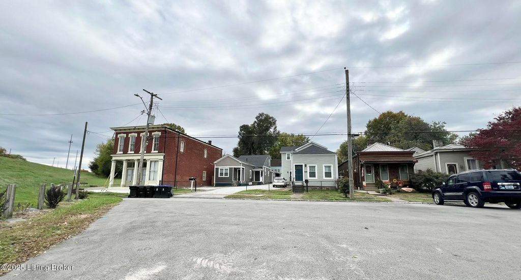 Photo of 3202 Rudd Ave, Louisville, KY 40212 (MLS # 1702372)