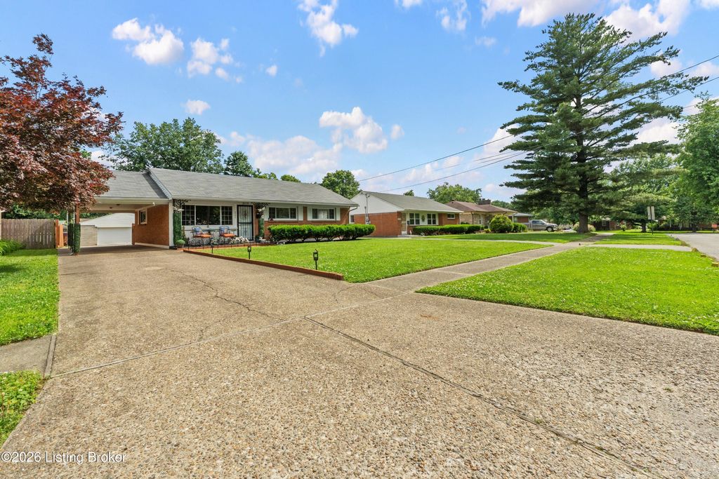 Photo of 2030 Kendall Ln, Louisville, KY 40216 (MLS # 1718319)