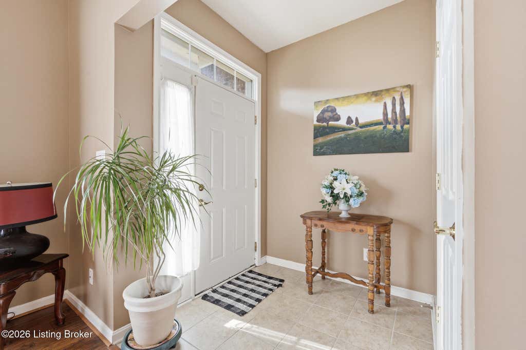 Photo of 7321 Rivers End Cir, Louisville, KY 40258 (MLS # 1726544)