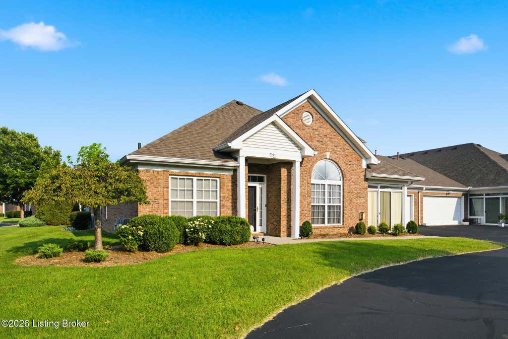 Photo of 7321 Rivers End Cir, Louisville, KY 40258 (MLS # 1726544)