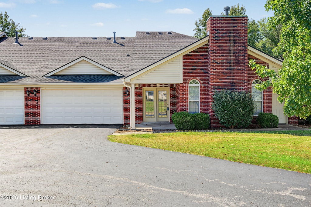 Photo of 11303 Ridge Lake Dr, Louisville, KY 40272 (MLS # 1731493)