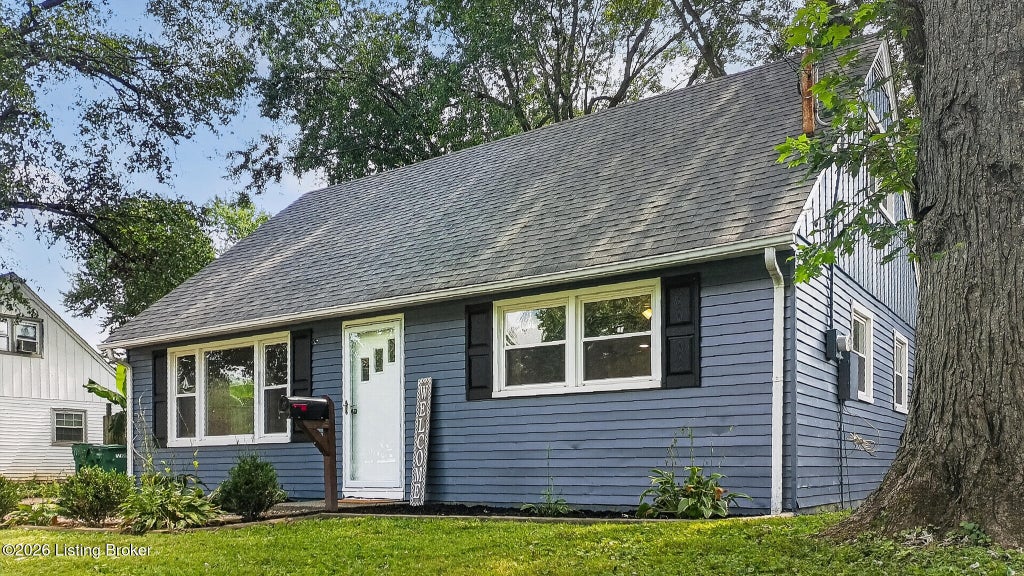 Photo of 5406 Zev Way, Louisville, KY 40272 (MLS # 1729308)