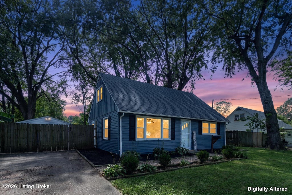 Photo of 5406 Zev Way, Louisville, KY 40272 (MLS # 1729308)