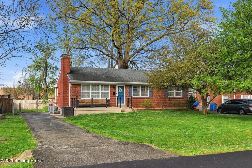 Photo of 3716 Youngwood Rd, Louisville, KY 40218 (MLS # 1713364)