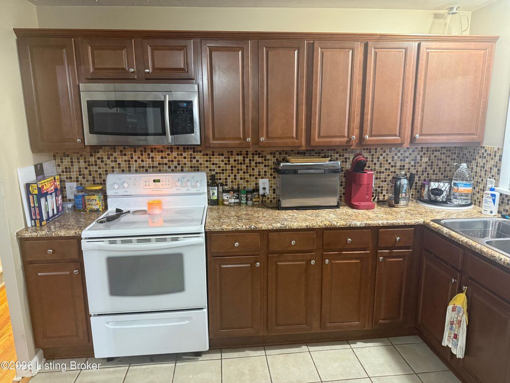 Photo of 9412 Plumwood Rd, Louisville, KY 40291 (MLS # 1715043)