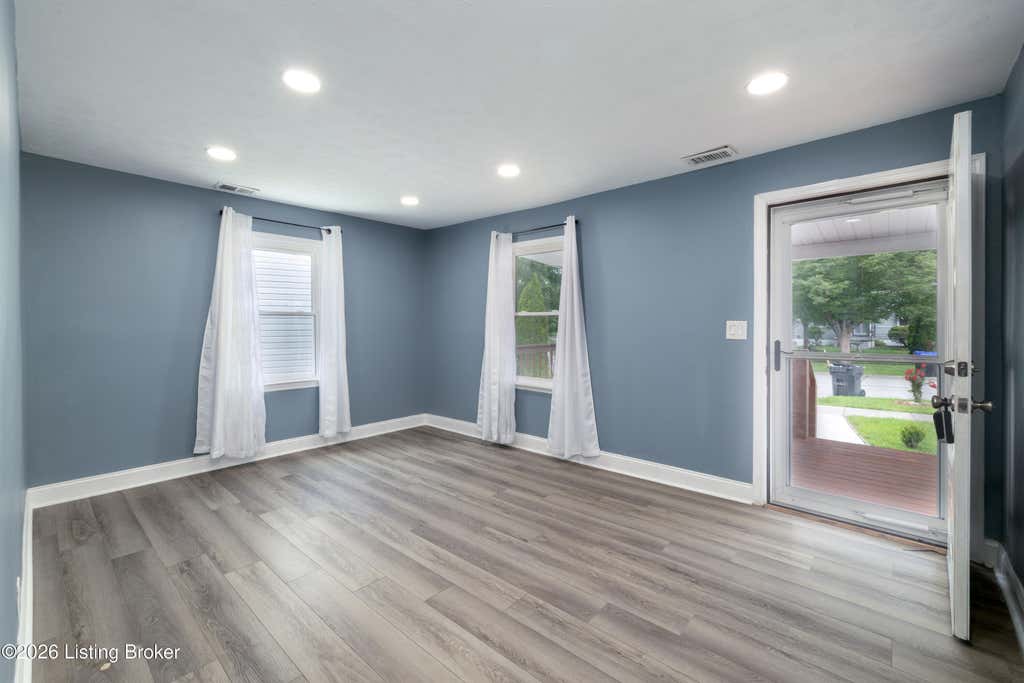Photo of 1006 Seelbach Ave, Louisville, KY 40215 (MLS # 1724225)