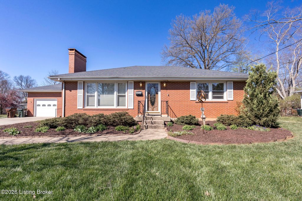 Photo of 3108 Hewitt Ave, Louisville, KY 40220 (MLS # 1712632)