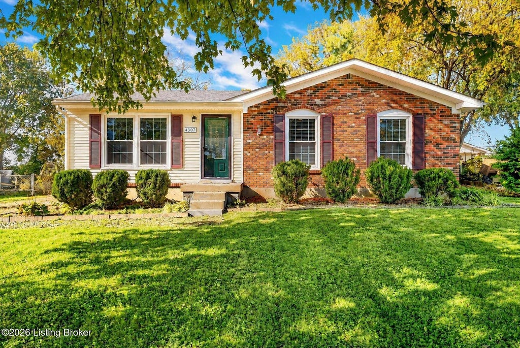Photo of 4307 Wendy Hills Dr, Crestwood, KY 40014 (MLS # 1732654)