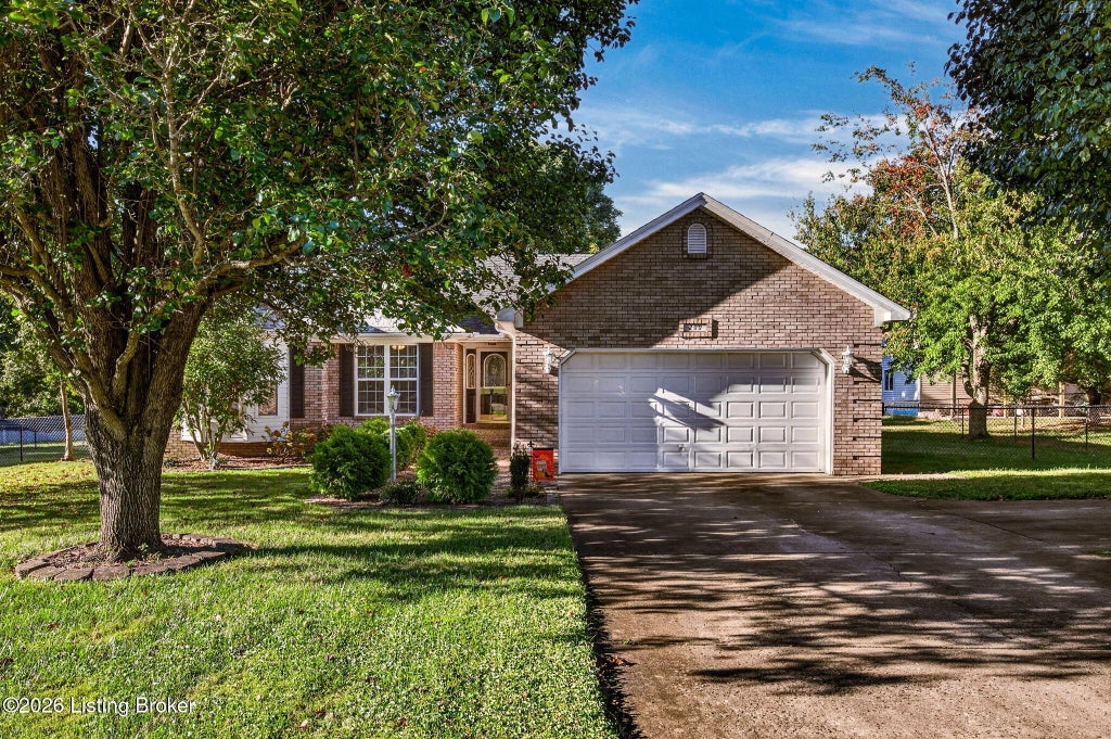 Photo of 299 Burlwood Cir, Mt Washington, KY 40047 (MLS # 1731726)