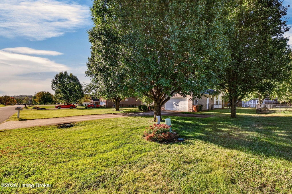 Photo of 299 Burlwood Cir, Mt Washington, KY 40047 (MLS # 1731726)