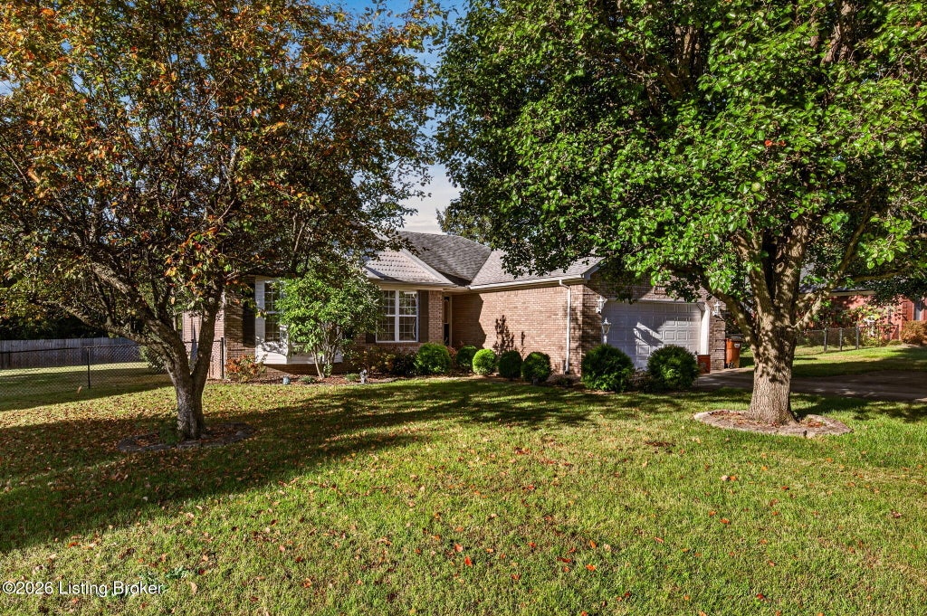 Photo of 299 Burlwood Cir, Mt Washington, KY 40047 (MLS # 1731726)
