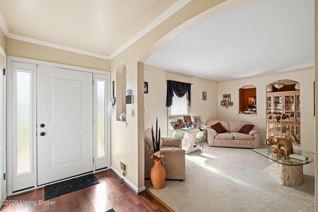 Photo of 3212 Summerfield Dr, Louisville, KY 40220 (MLS # 1707735)