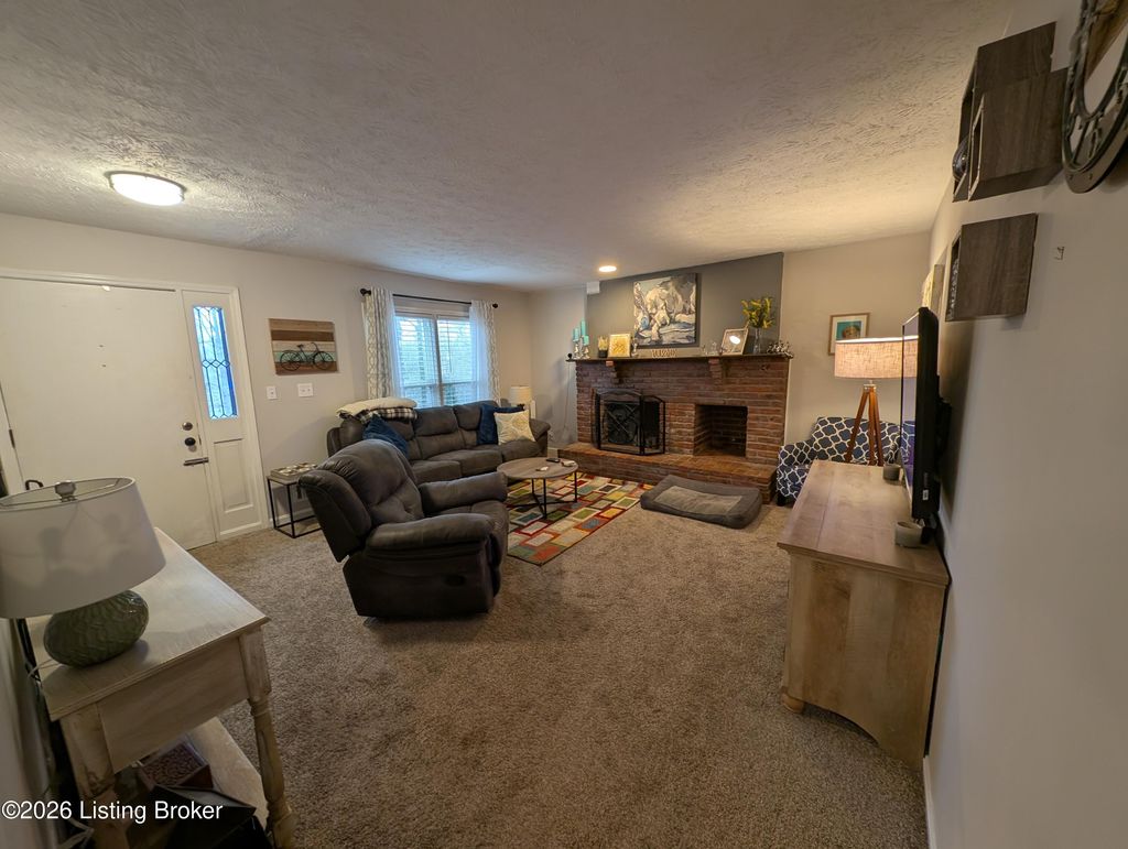 Photo of 5412 Pearce Way, Crestwood, KY 40014 (MLS # 1707650)