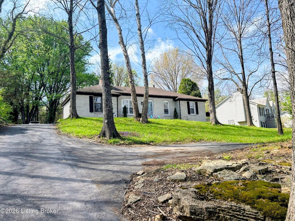 Photo of 5412 Pearce Way, Crestwood, KY 40014 (MLS # 1707650)