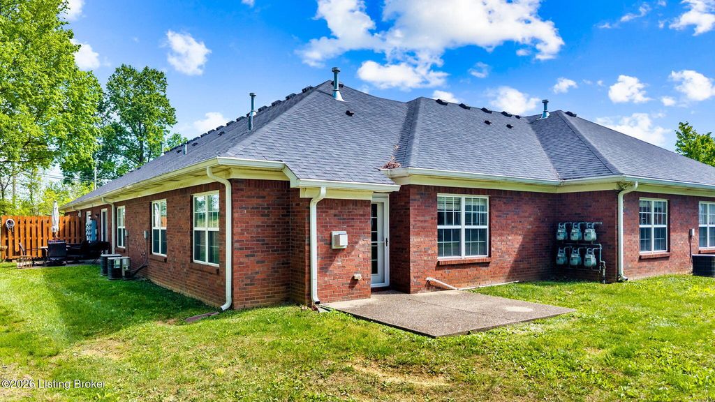 Photo of 7108 Emily Ann Ln, Crestwood, KY 40014 (MLS # 1715303)