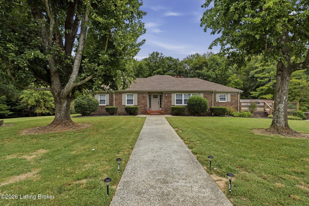 Photo of 3408 Boiling Springs Rd, Bowling Green, KY 42101 (MLS # 1730111)