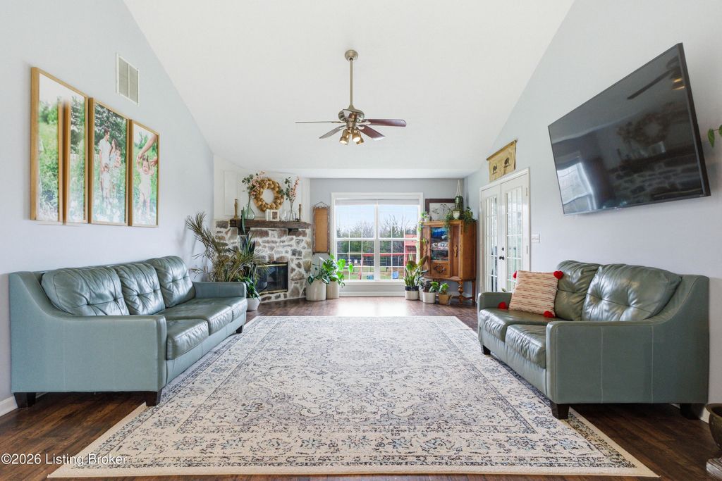 Photo of 55 Maple Leaf Ct, Taylorsville, KY 40071 (MLS # 1710824)