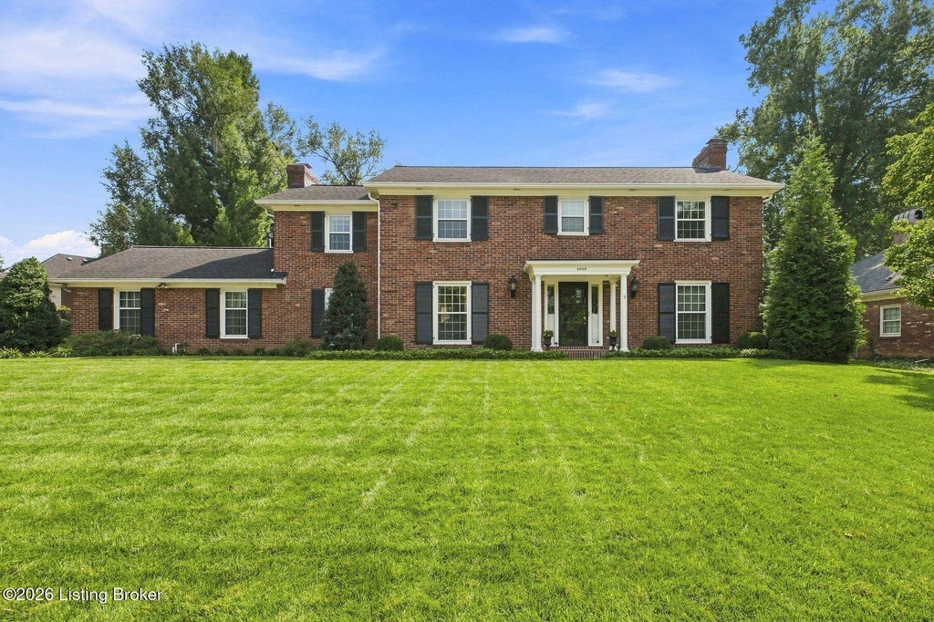 Photo of 4908 Clovernook Rd, Louisville, KY 40207 (MLS # 1726668)