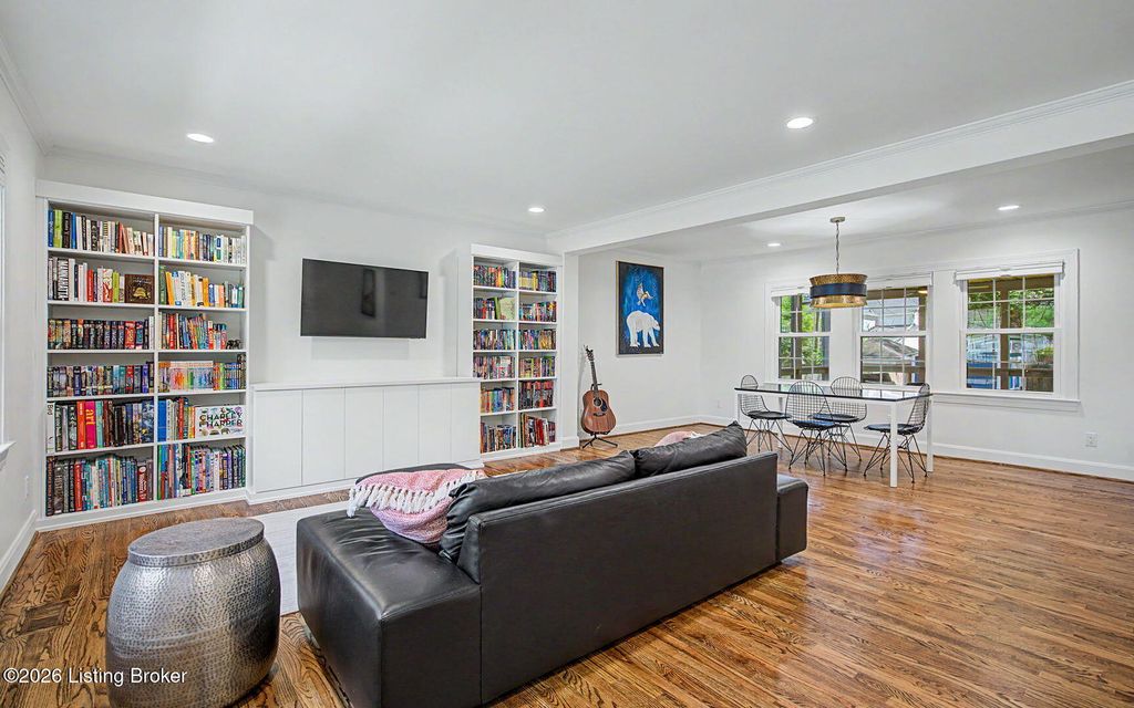 Photo of 4022 Hycliffe Ave, Louisville, KY 40207 (MLS # 1717435)