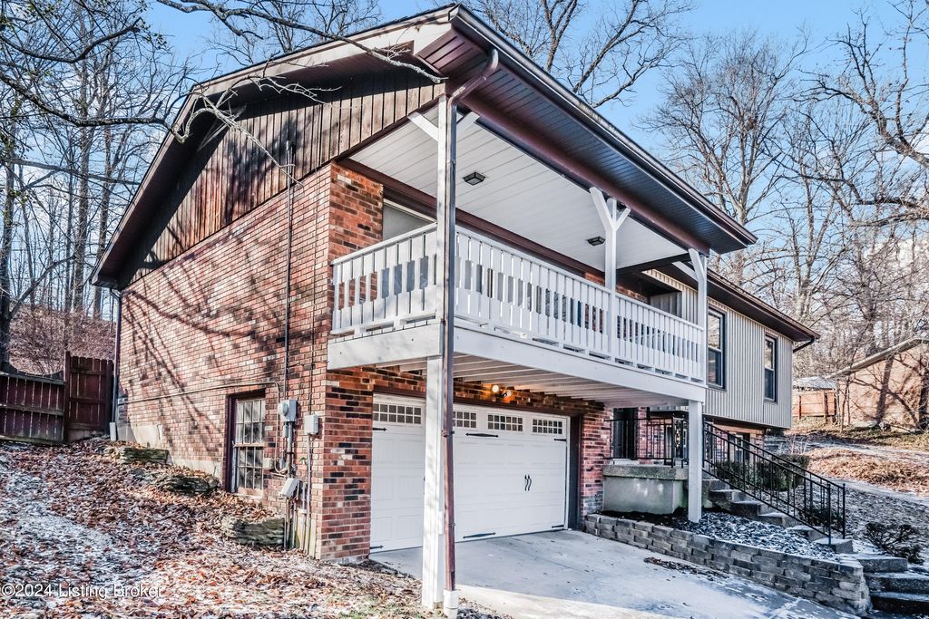 Photo of 1222 Constitution Dr, Louisville, KY 40214 (MLS # 1705506)