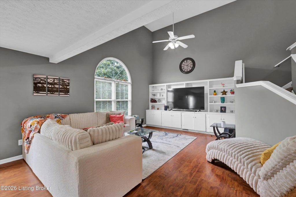 Photo of 11415 Catalpa View Ct, Louisville, KY 40299 (MLS # 1730726)