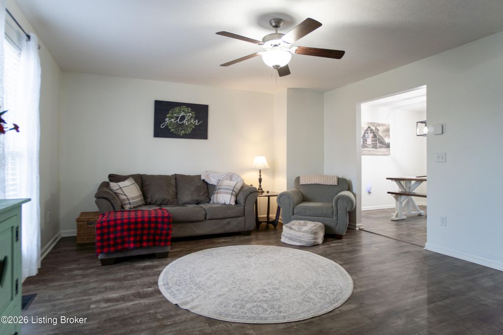 Photo of 244 Blossom Ln, Elizabethtown, KY 42701 (MLS # 1709553)