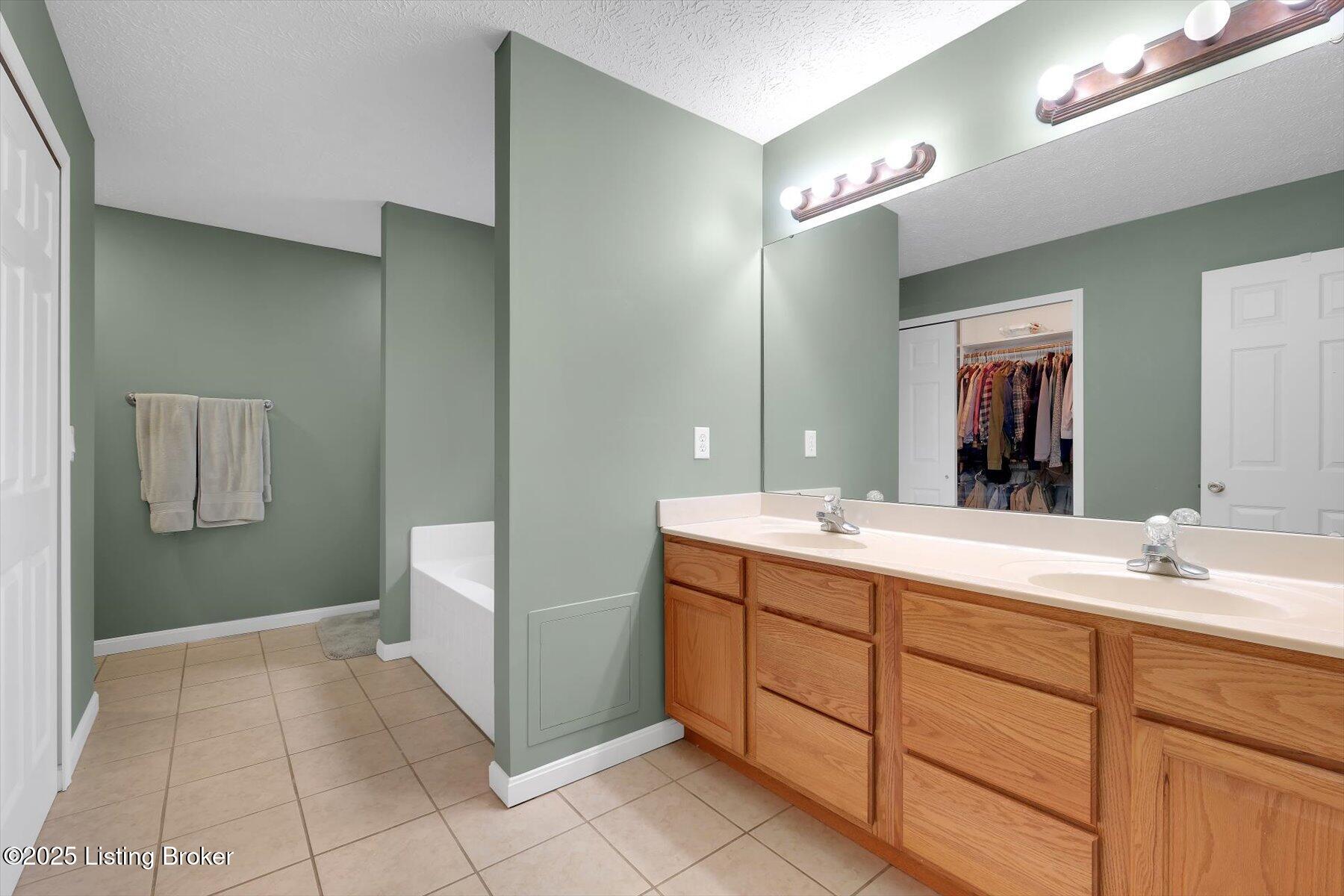 424 Buckman Station Ct, Simpsonville, Kentucky image 22