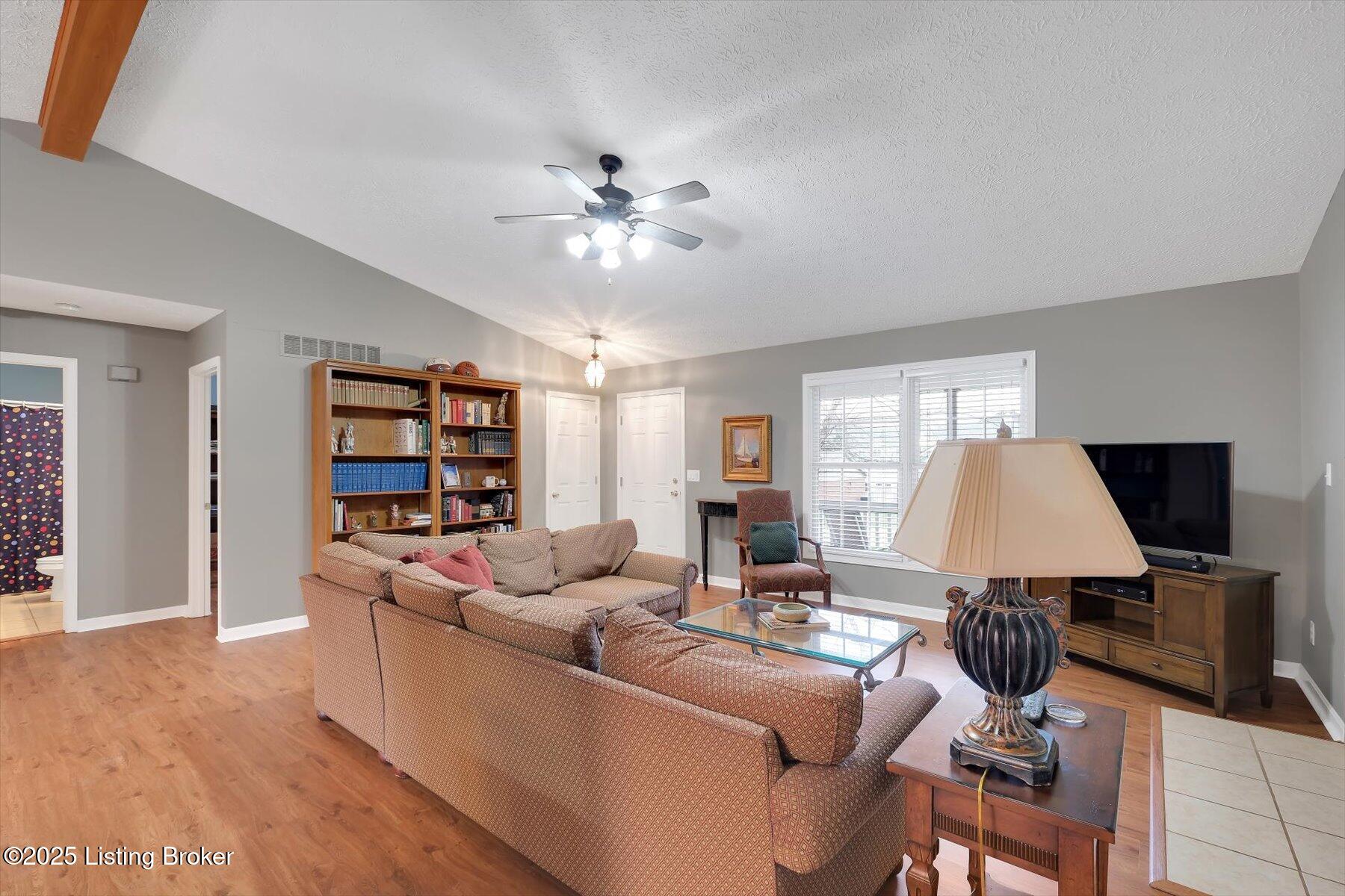 424 Buckman Station Ct, Simpsonville, Kentucky image 8