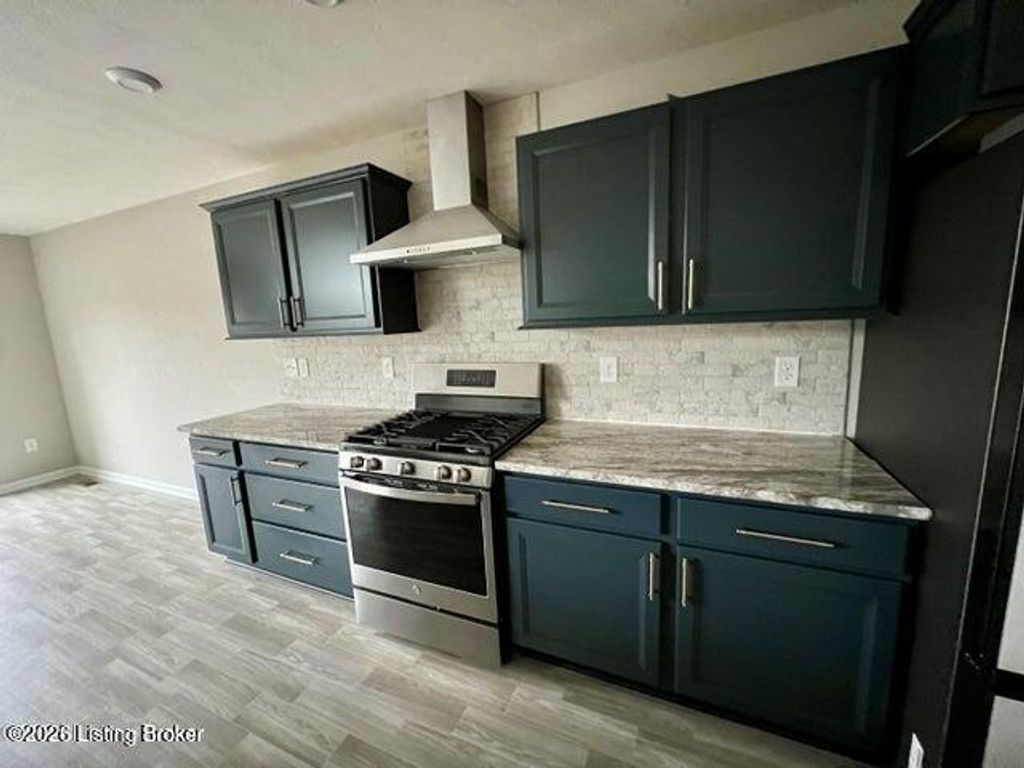 Photo of 1920 Poloview Pl, Louisville, KY 40245 (MLS # 1721223)
