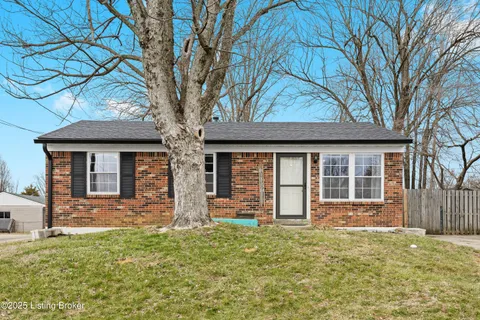 135 Beechland Rd, Louisville, KY 40229 - #: 1682202