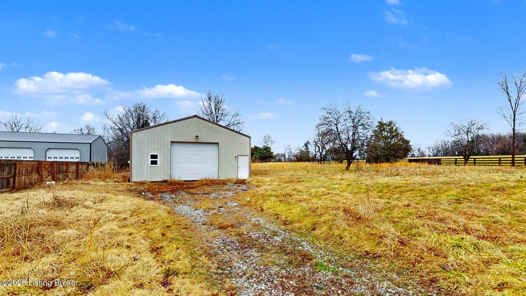Photo of 6662 Cedar Grove Rd, Shepherdsville, KY 40165 (MLS # 1710614)