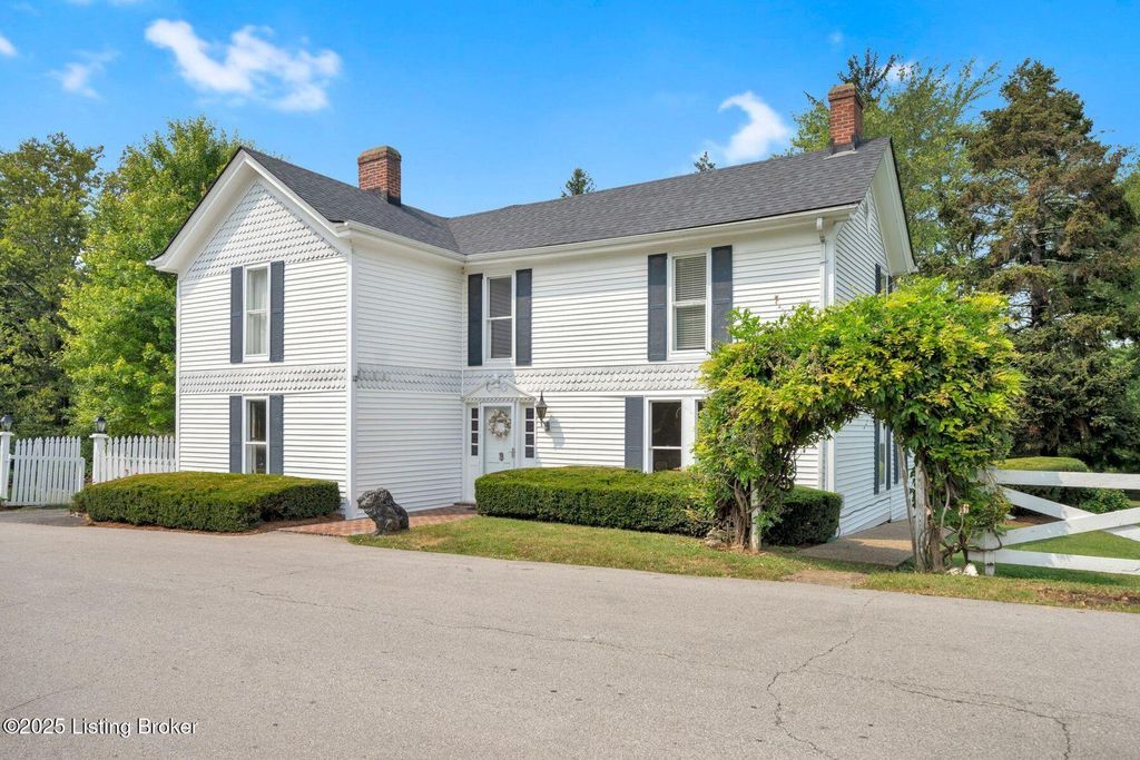 Photo of 138 Rollington Rd, Pewee Valley, KY 40056 (MLS # 1698075)