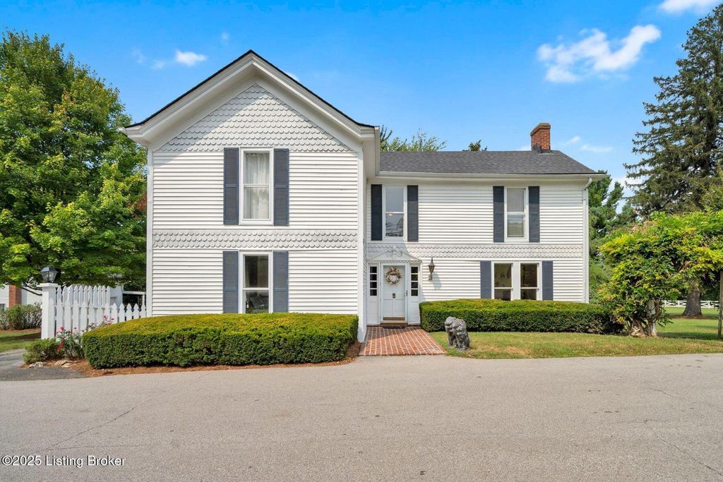 Photo of 138 Rollington Rd, Pewee Valley, KY 40056 (MLS # 1698075)