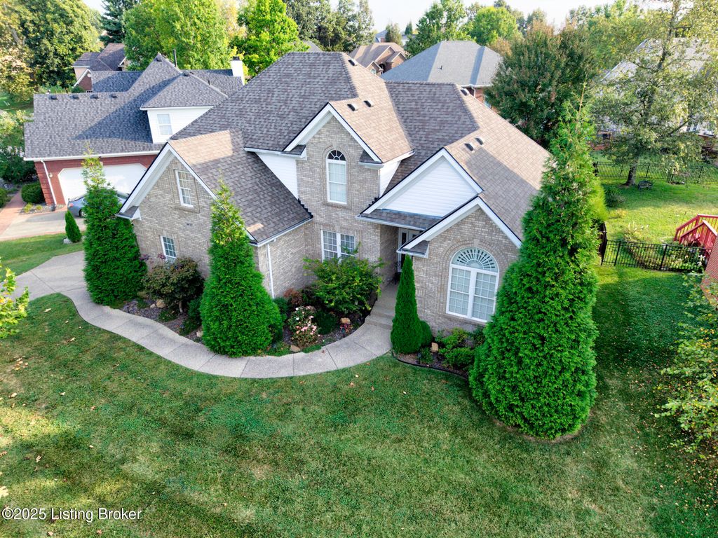 Photo of 4237 Pleasant Glen Dr, Louisville, KY 40299 (MLS # 1709180)
