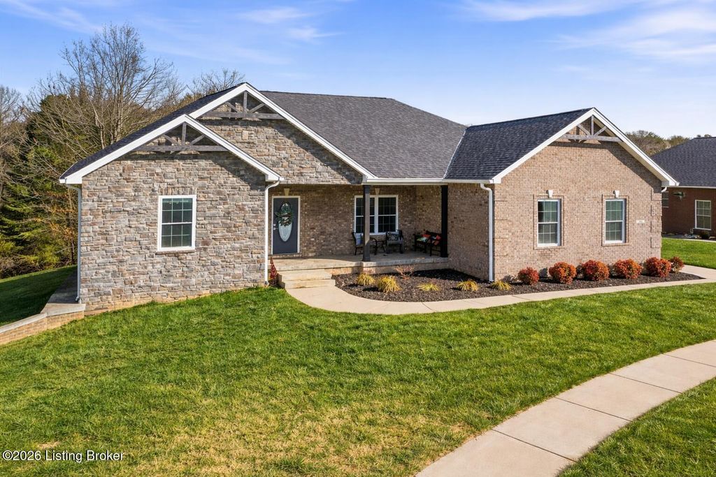 Photo of 166 Creekstone Dr, Radcliff, KY 40160 (MLS # 1708211)