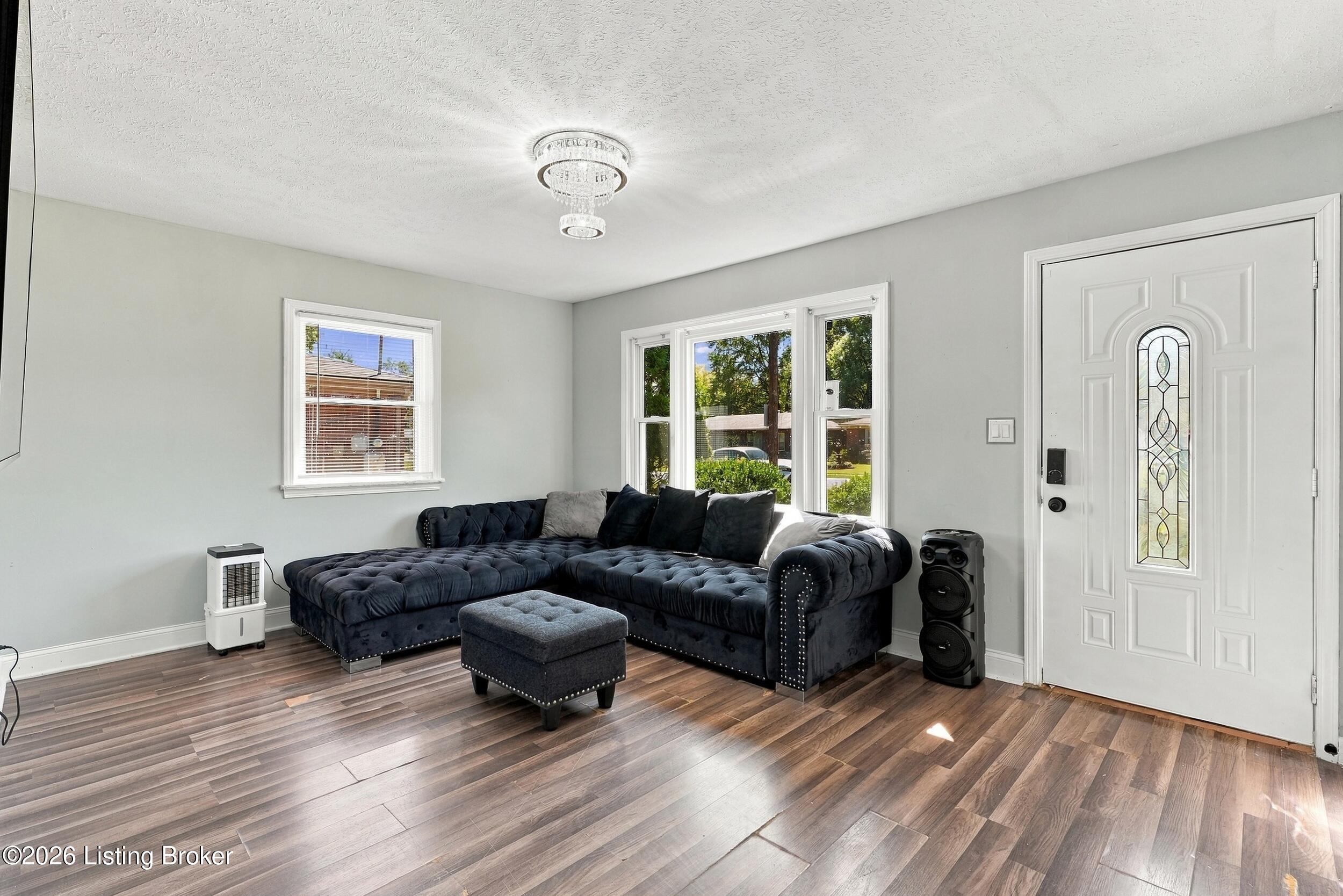 113 Mackie Ln