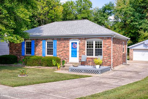 Photo of 10103 Blue Creek Dr, Louisville, KY 40229 (MLS # 1704028)