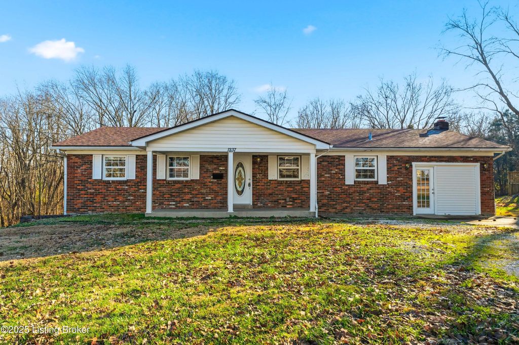 Photo of 1237 Park Ln, Brandenburg, KY 40108 (MLS # 1705186)