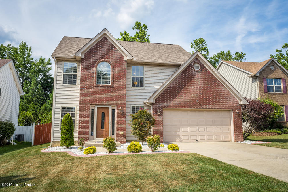 Photo 1 of 31 — 7227 Quindero Run Rd, Louisville, KY 40228