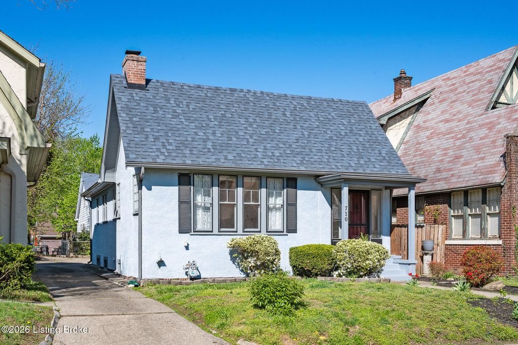 Photo of 710 Cedar Grove Ct, Louisville, KY 40212 (MLS # 1713894)