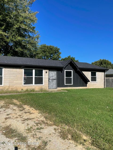 Photo of 7602 Randy Ct, Louisville, KY 40258 (MLS # 1700100)